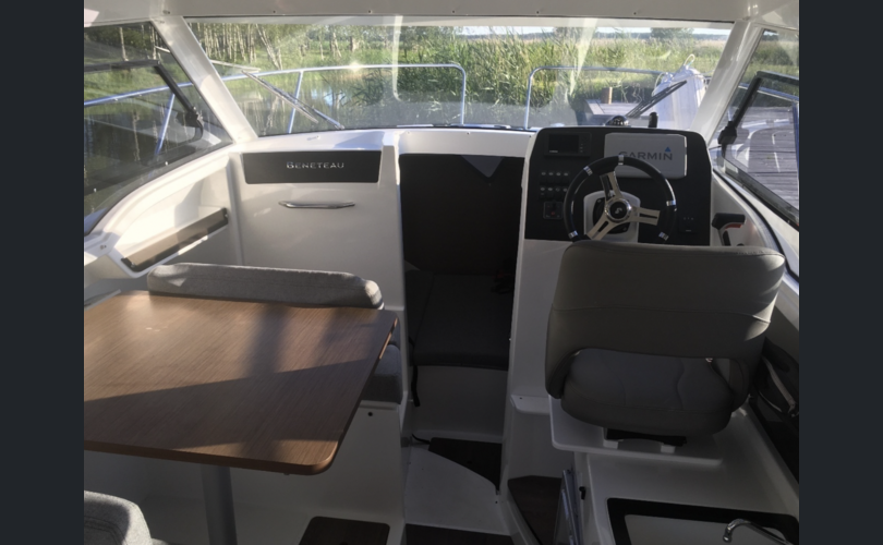 Beneteau Antares 8-kuva-6